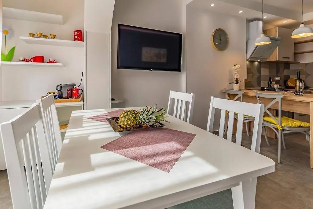 New Two Bedroom Apartment Maloni Πούλα